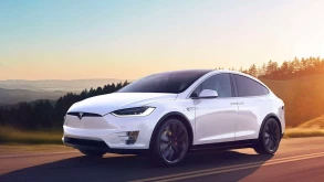 Στο μικροσκόπιο των αρχών η Tesla μετά από θανατηφόρο τροχαίο