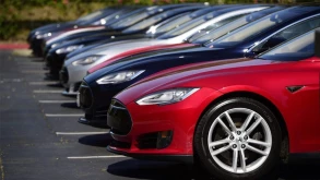 Η Tesla ανακαλεί 123.000 Model S