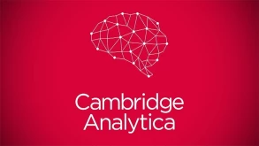 Κλείνει η Cambridge Analytica