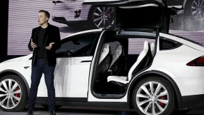 O Elon Musk κάνει βαρύγδουπες δηλώσεις για το Model Y