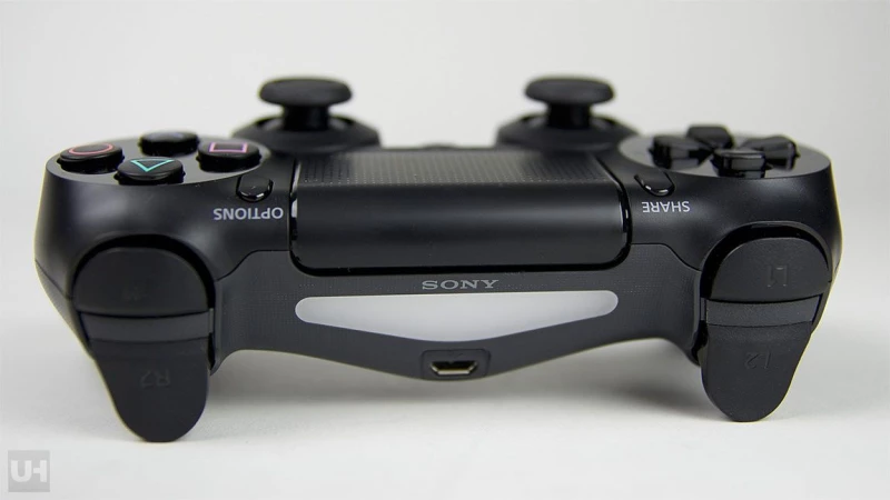 Για όγδοο συνεχόμενο μήνα στη κορυφή το PS4