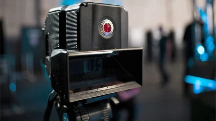 Στα αξεσουάρ του Hydrogen One της RED μια 8K 3D κάμερα