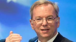 Ο Eric Schmidt της Google διαφωνεί με τον Elon Musk για την απειλή της A.I.