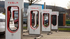 Η Tesla έχει 10.000 Superchargers παγκοσμίως