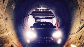 Ένα Model X δοκιμάζει τα τούνελ της Boring Company
