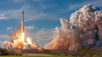 Ο Falcon Heavy της SpaceX θα μεταφέρει στρατιωτικούς δορυφόρους