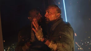 Κατεδαφίστηκε ο "Ουρανοξύστης" του Dwayne Johnson στο box office