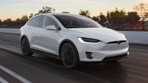 Ένα Tesla Model X έμεινε από μπαταρία στην Εγνατία