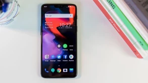 Αναφορές για τρεμόπαιγμα οθόνης στο OnePlus 6