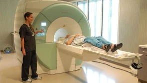 Τεχνητή νοημοσύνη για να γίνουν οι μαγνητικές τομογραφίες δέκα φορές ταχύτερες
