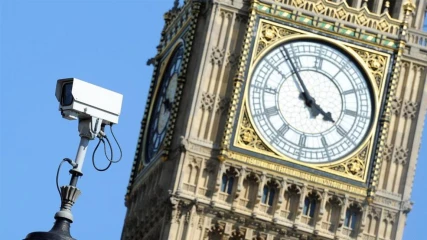 Η μαζική παρακολούθηση του Ηνωμένου Βασιλείου παραβιάζει τα ανθρώπινα δικαιώματα