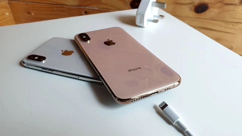 Το iOS 12.1 θα λύσει τα προβλήματα φόρτισης των iPhone Xs και Xs Max
