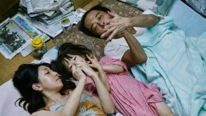 Στο πρώτο trailer του ‘Shoplifters’ αποκαλύπτεται τι δένει περισσότερο ένα σπιτικό