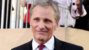Ο Viggo Mortensen επιχειρεί το σκηνοθετικό του ντεμπούτο με το ‘Falling’