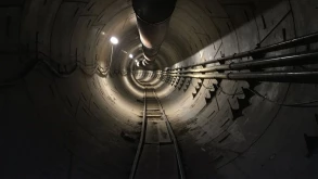 Πρώτη ματιά στο τούνελ της Boring Company στο Los Angeles