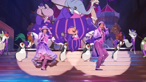 Οι νέες φωτογραφίες του Mary Poppins Returns αποκαλύπτουν ένα πολύχρωμο υπερθέαμα