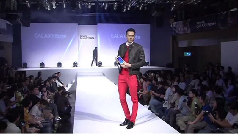 Επίδειξη μόδας με το Galaxy Note 4