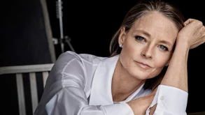 Η Jodie Foster ετοιμάζει την αγγλόφωνη διασκευή του ‘Woman at War’