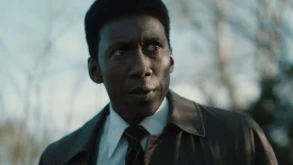 True Detective Season 3 | Ο Mahershala Ali βουτάει στα άδυτα ενός ειδεχθούς εγκλήματος