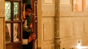 Hotel Mumbai trailer | Οι Dev Patel & Armie Hammer παλεύουν για την ζωή τους