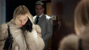 Piercing trailer: Η Mia Wasikowska από τη μια στιγμή στην άλλη θα βρεθεί να παλεύει για την ζωή της