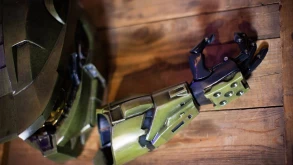 Προσθετικό χέρι Master Chief για μικρά παιδιά με αναπηρία