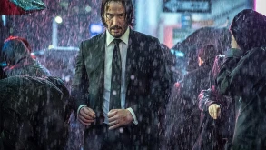 John Wick: Chapter 3 | Στην νέα φωτογραφία η Anjelica Huston συναντάει ξανά τον θετό της γιο