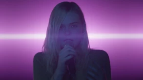 Teen Spirit trailer: Η Elle Fanning κυνηγά το όνειρό της σαν μια μοντέρνα Σταχτοπούτα