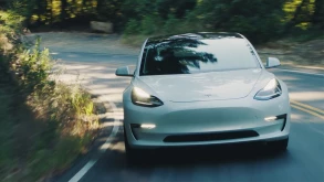 Ξεκίνησαν οι πωλήσεις Tesla Model 3 στην Ευρώπη