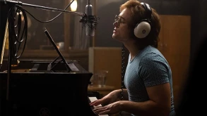 Rocketman (φωτο) | Ο Taron Egerton μεταμορφώνεται στον Elton John