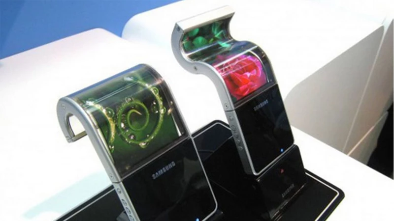 Ελαστική οθόνη για τη Samsung την επόμενη χρονιά