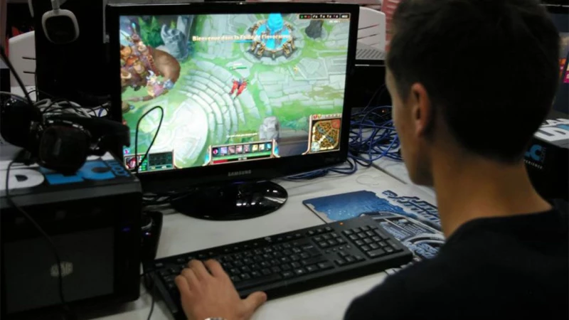 Παίκτης χάνει τη ζωή του σε internet cafe
