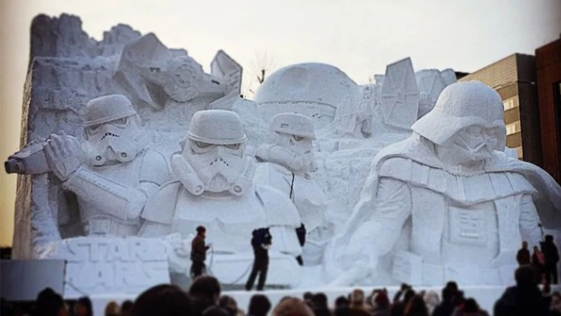 Ο στρατός της Ιαπωνίας δημιούργησε γλυπτά Star Wars