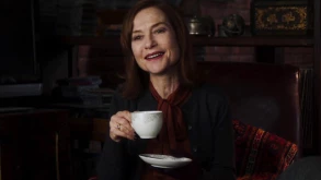 Greta trailer | Η Isabelle Huppert εξαπατά την Chloe Grace Moretz με ένα μελιστάλαχτο προσωπείο