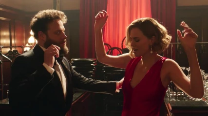 Long Shot trailer | Οι Charlize Theron & Seth Rogen μπλέκουν σε μία σπαρταριστή περιπέτεια