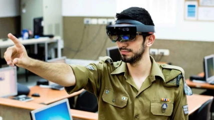 Εργαζόμενοι της Microsoft ζητούν την απόσυρση των HoloLens από το στρατό