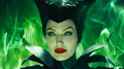 Maleficent 2: Teaser poster για την επιστροφή της Angelina Jolie ως Κακιά Μάγισσα
