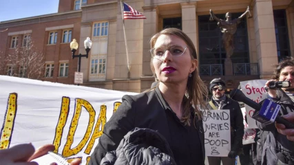 Η Chelsea Manning συλλαμβάνεται ξανά μετά την άρνησή της να καταθέσει για το WikiLeaks