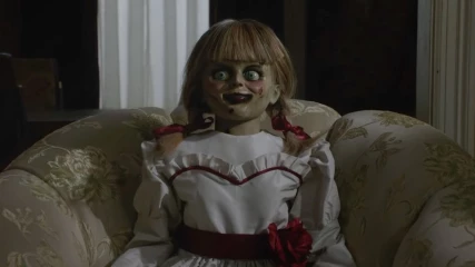 Annabelle 3: To πρώτο trailer με την επιστροφή της κούκλας είναι φρίκη!