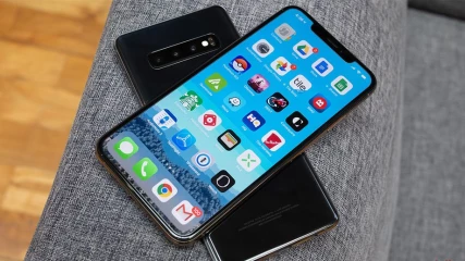 Τα iPhones του 2019 θα έρθουν με αντίστροφη ασύρματη φόρτιση