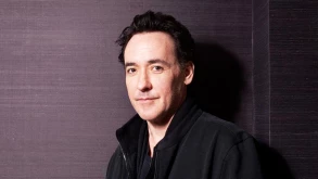Ο John Cusack υπέγραψε για το ‘Utopia’ του Amazon