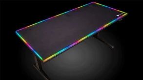 Αυτό είναι το RGB Gaming γραφείο της Thermaltake