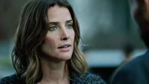 Stumptown teaser | Η Cobie Smulders κυκλοφορεί με όπλο, σήμα και χειροπέδες