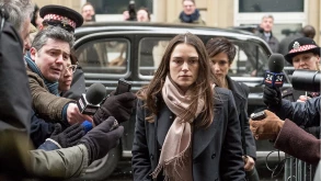 Official Secrets trailer | H Keira Knightley πρωταγωνιστεί σε ένα δυνατό πολιτικό θρίλερ