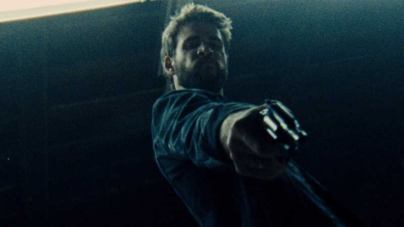 Killerman trailer | Ο Liam Hemsworth θα πρέπει να ξεφύγει από ένα ανθρωποκυνηγητό