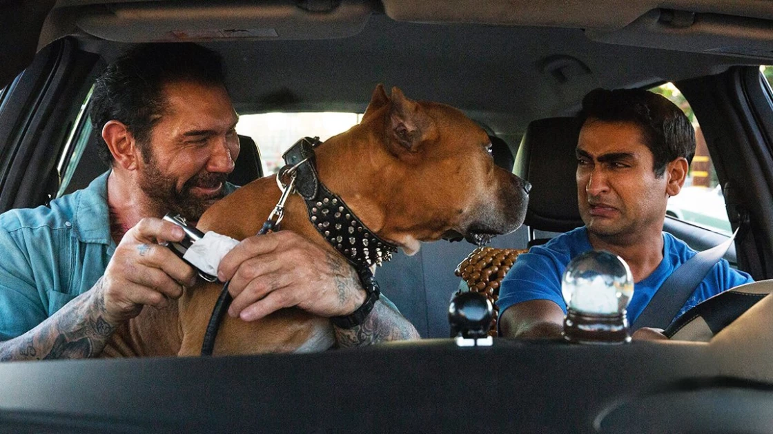 Stuber trailer | Ο Kumail Nanjiani πιάνει το τιμόνι ενός ταξί με συνοδηγό του τον Dave Bautista 
