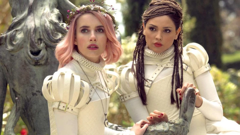 Paradise Hills trailer | H Emma Roberts ξεσκεπάζει ένα υποκριτικό savoir vivre
