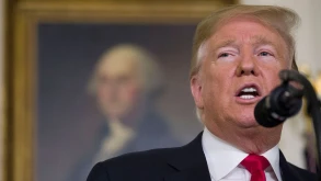 Ο Trump καλεί τις εταιρίες social media να εντοπίζουν τους πιθανούς δολοφόνους