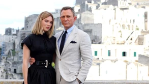 No Time to Die: Daniel Craig και Lea Seydoux ποζάρουν στο φακό από τα γυρίσματα στην Ιταλία (ΕΙΚΟΝΕΣ)