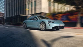 Η Porsche αποκαλύπτει την πιο προσιτή Taycan 4S